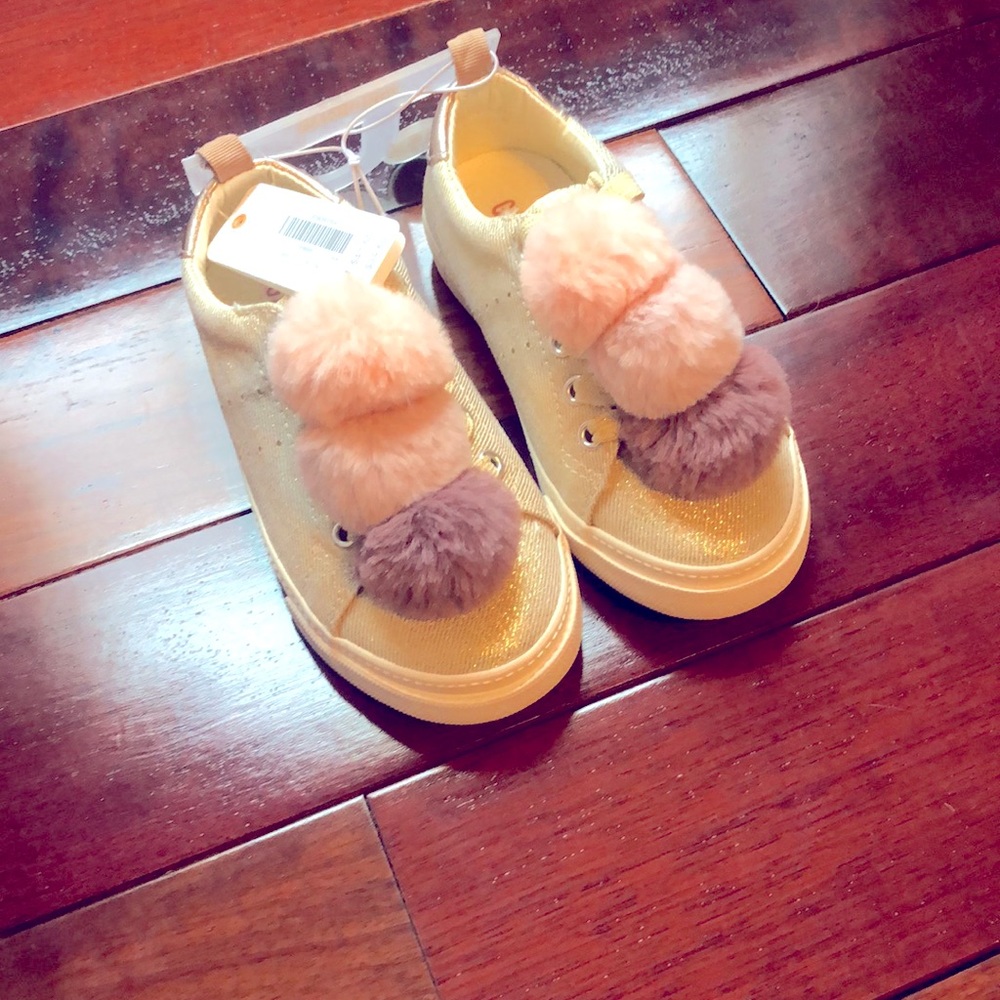 NWT Gymboree Girls Gold Pom Pom Sneakers